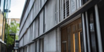 物业允许私自搭建楼梯吗？